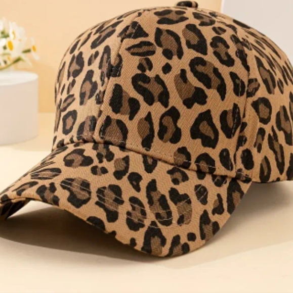 Leopard hat - Picture 3 of 4